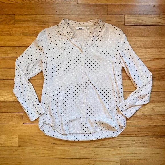 uniqlo polka dot blouse